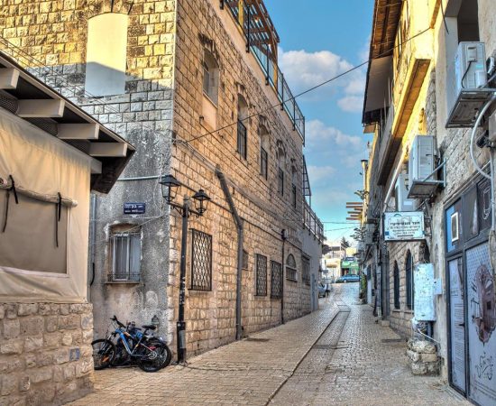 יהלומים בסמטה (1)